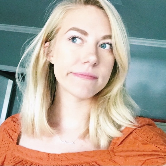 Meet the Posher: Hunter 🌻 - Picture 1 of 8